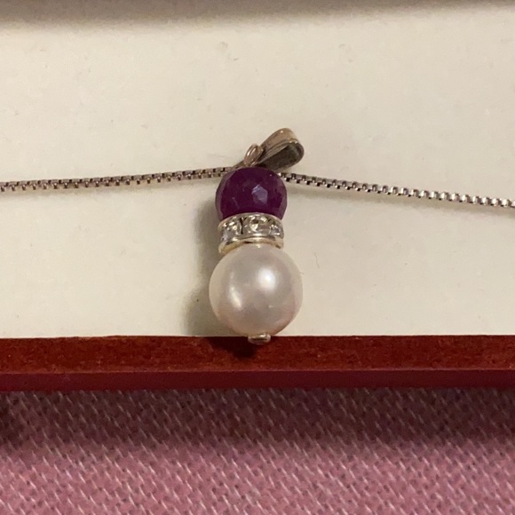 Cultured F.W. Pearls New In Box Necklace/Earrings - Picture 2 of 4